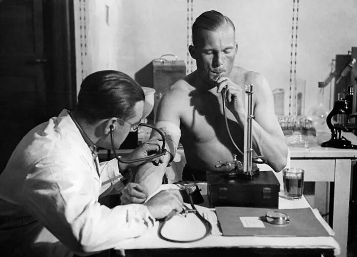 Breath-Holding Pressure Test