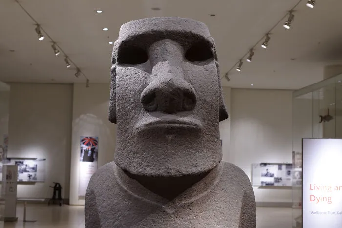 The Hoa Hakananai'a Head