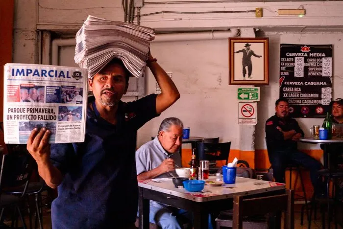 This Photographer Captured 50 Honest Street Moments That Show The Beauty Of Everyday Life