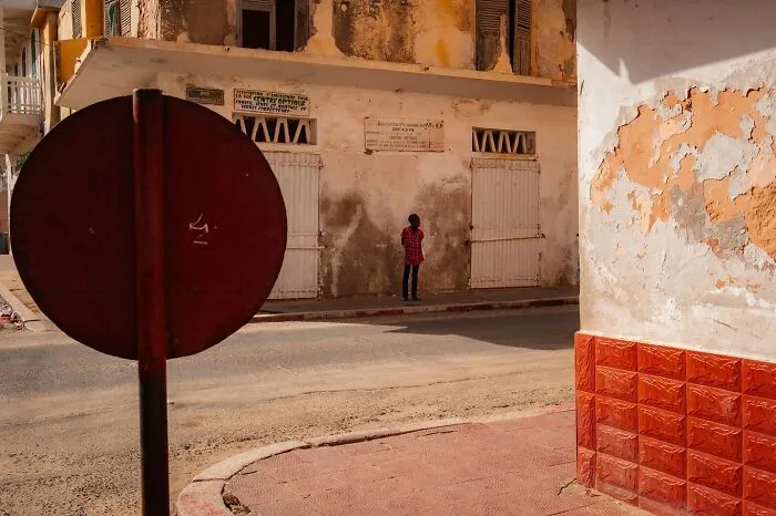 This Photographer Captured 50 Honest Street Moments That Show The Beauty Of Everyday Life
