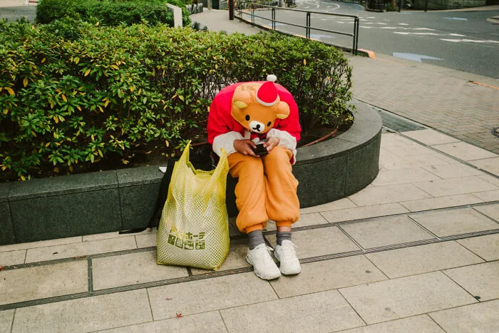 40 New Photos That Show What Daily Life In Japan Looks Like By Photographer Shin Noguchi