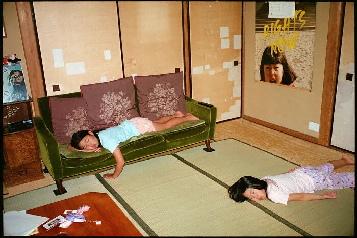 40 New Photos That Show What Daily Life In Japan Looks Like By Photographer Shin Noguchi