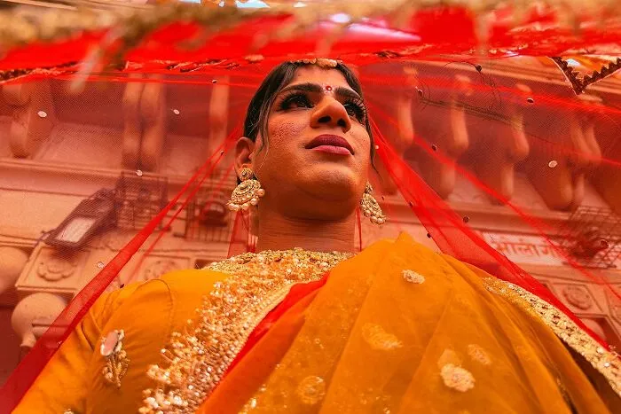 Photographer Spends 27 Years Documenting The Streets of India, And Here Are 100 Of His Best Shots