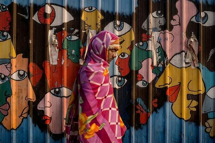 Photographer Spends 27 Years Documenting The Streets of India, And Here Are 100 Of His Best Shots