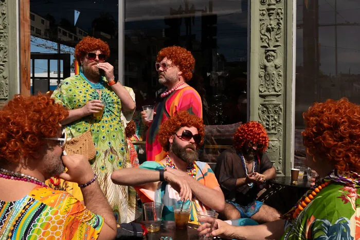 Photographer Snaps Coincidental Moments In Public And Here Are His 27 Best Shots