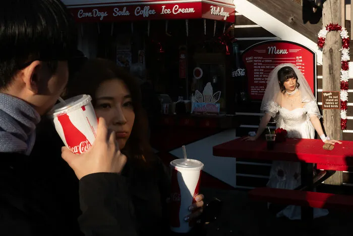 Photographer Snaps Coincidental Moments In Public And Here Are His 27 Best Shots