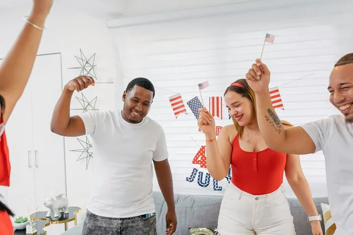 "Free Toilets Everywhere": 30 Interesting Facts About The US People Understand Only After Visiting