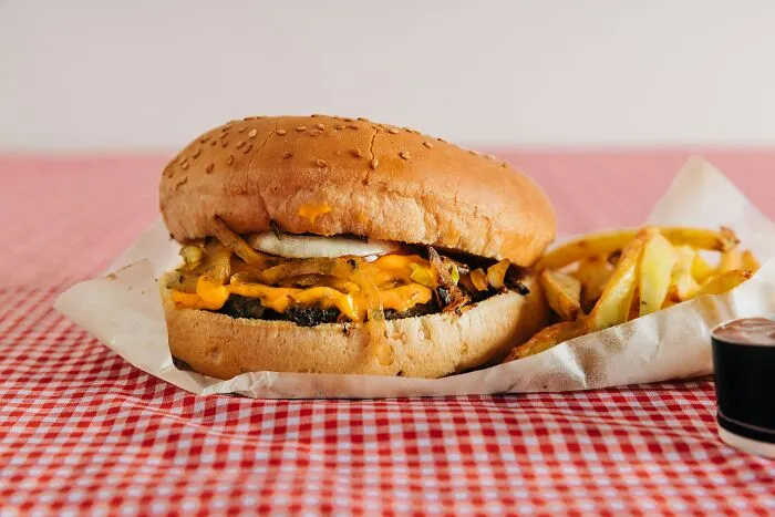 From Weird To Nearly Dangerous, Here Are 40 Insane Stories From McDonald's Workers