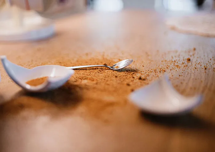 “Just Gross To Me”: 50 People Share Red Flags That They Always Look Out For In People's Homes