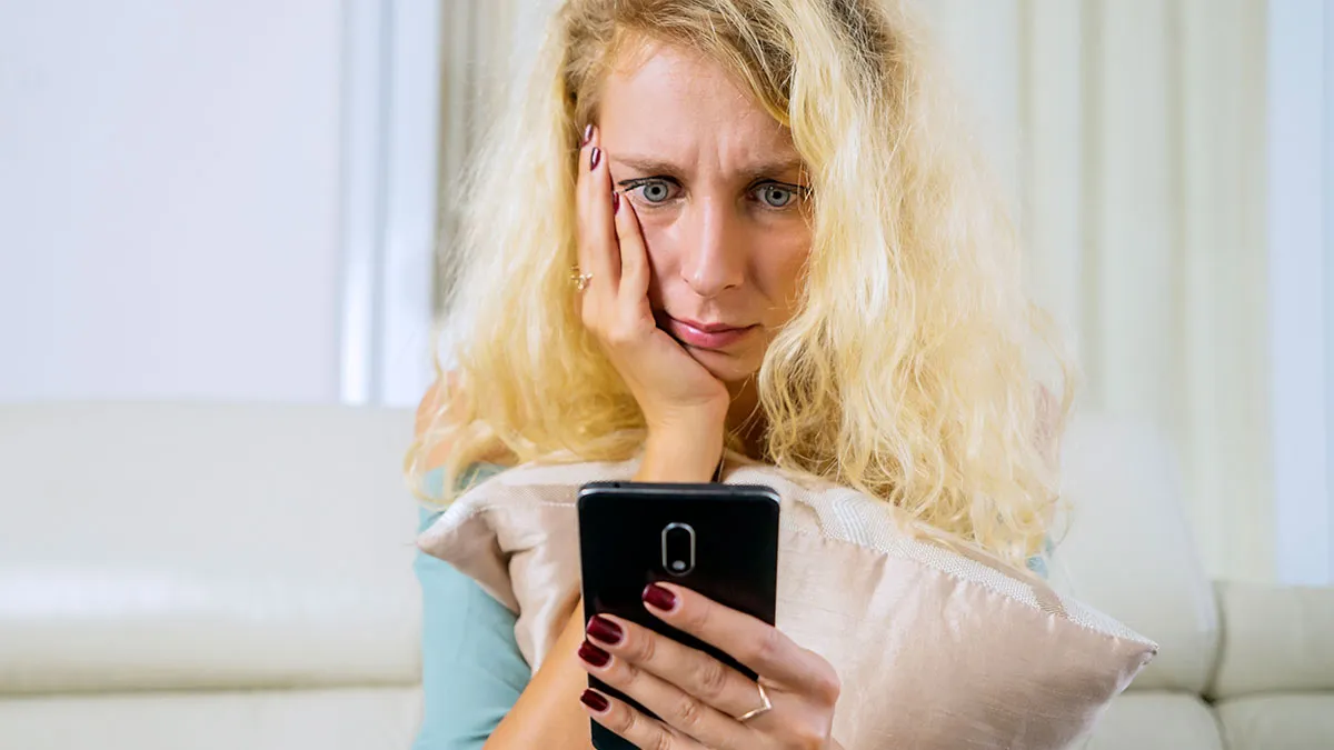 Single Mom Asks Male Boss To Stop Visiting Her At Home For Work-Related Talks, He Goes Dramatic