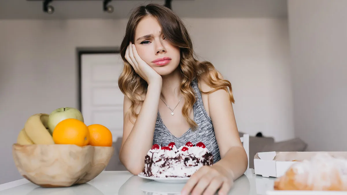 Guy Is Sure His GF Is Starving As That's What His Obese Family Said, She Finally Has Enough Of Him