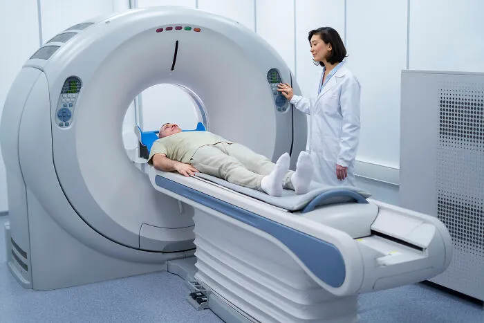 38 Folks Facing Cancer Share The Symptoms That Made Them Finally Visit A Doctor