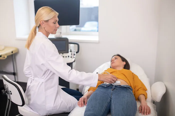 38 Folks Facing Cancer Share The Symptoms That Made Them Finally Visit A Doctor