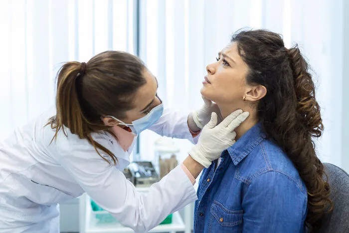 38 Folks Facing Cancer Share The Symptoms That Made Them Finally Visit A Doctor