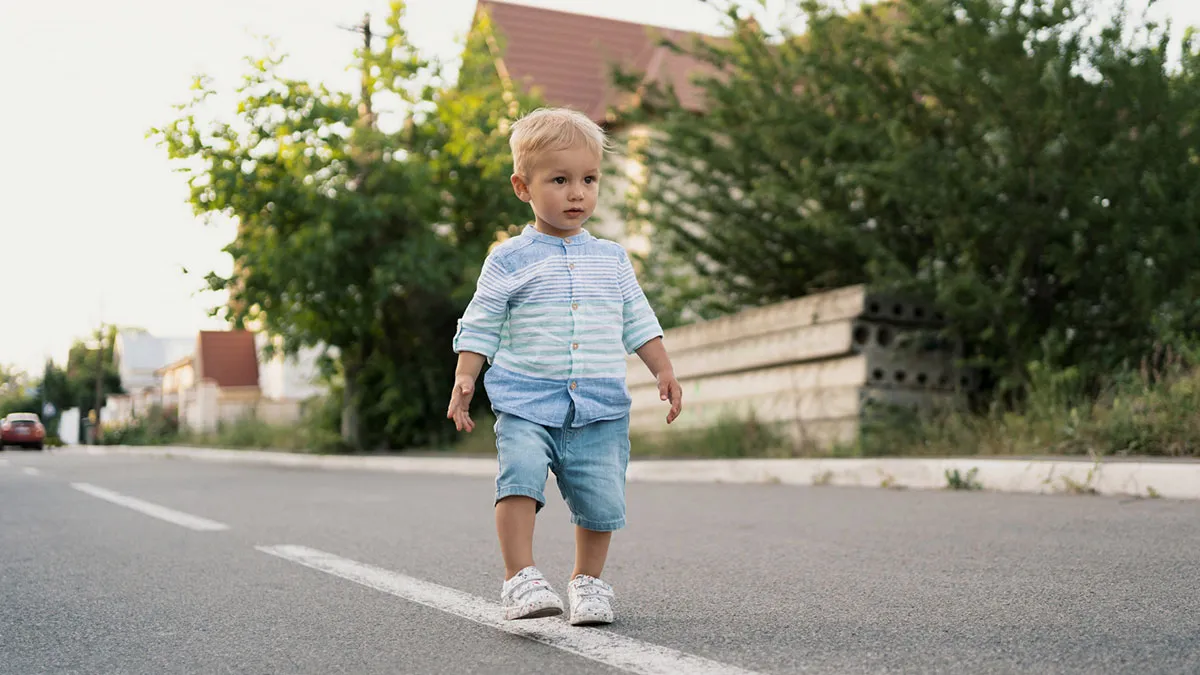 "[Am I The Jerk] For Calling The Police On A 2YO Child Running Around My Neighborhood Unsupervised?"