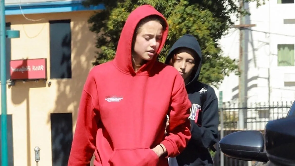 "Angelina Also Had A Girlfriend": Shiloh Jolie-Pitt, 19, Fuels Romance Rumors With New Public Outing