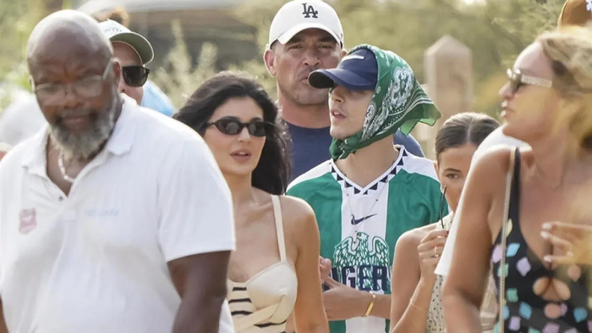 Timothée Chalamet's Bizarre "Grandma" Look In France With Kylie Jenner Sparks Hilarious Reactions