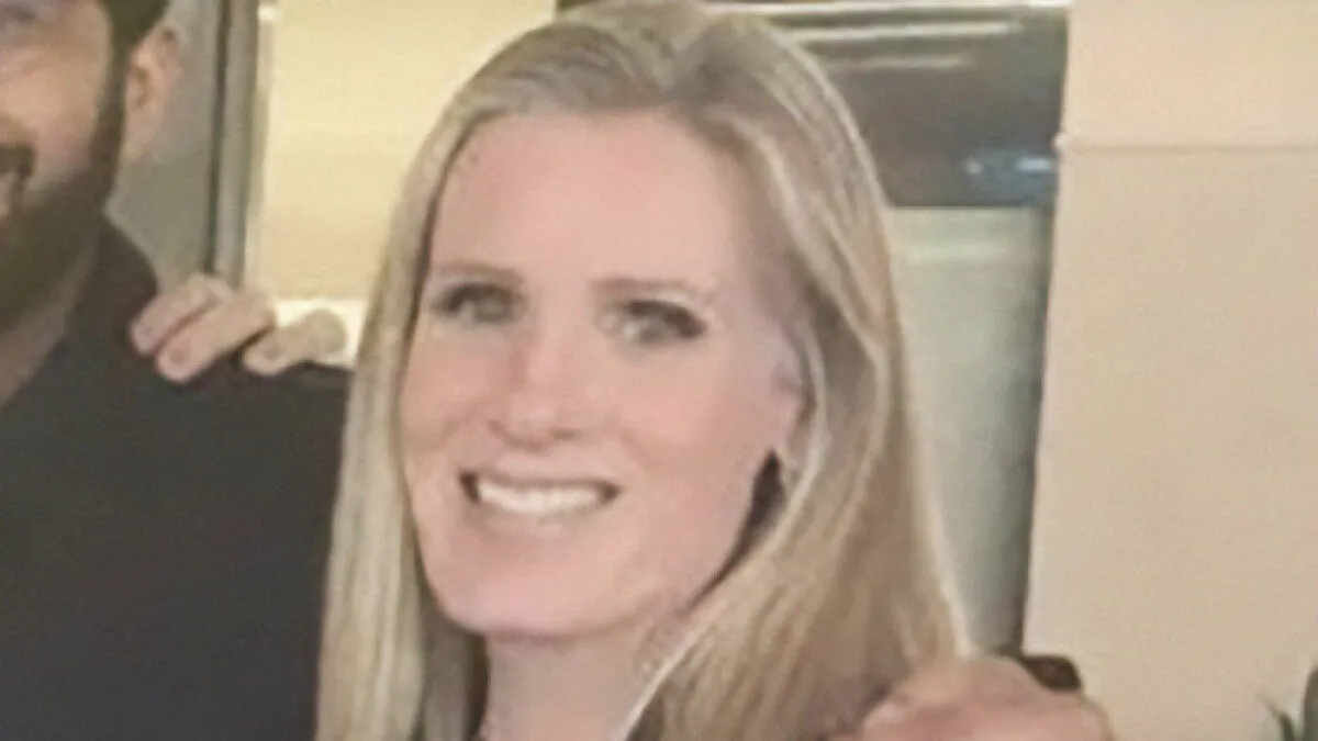 “She’s In A Sad State”: HR Exec Pictured After Office Romance Gets Busted At Coldplay Concert