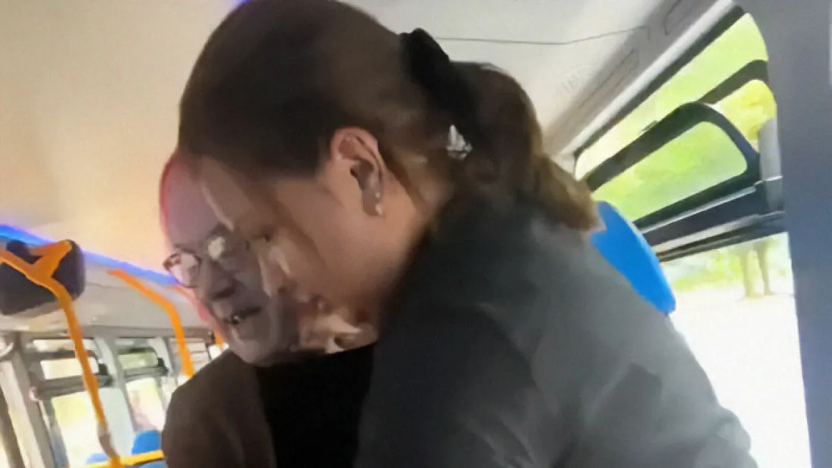 "Poor Guy, He Was So Scared": Bus Passenger Wrongfully Accused Of Stealing Earbuds During Ride
