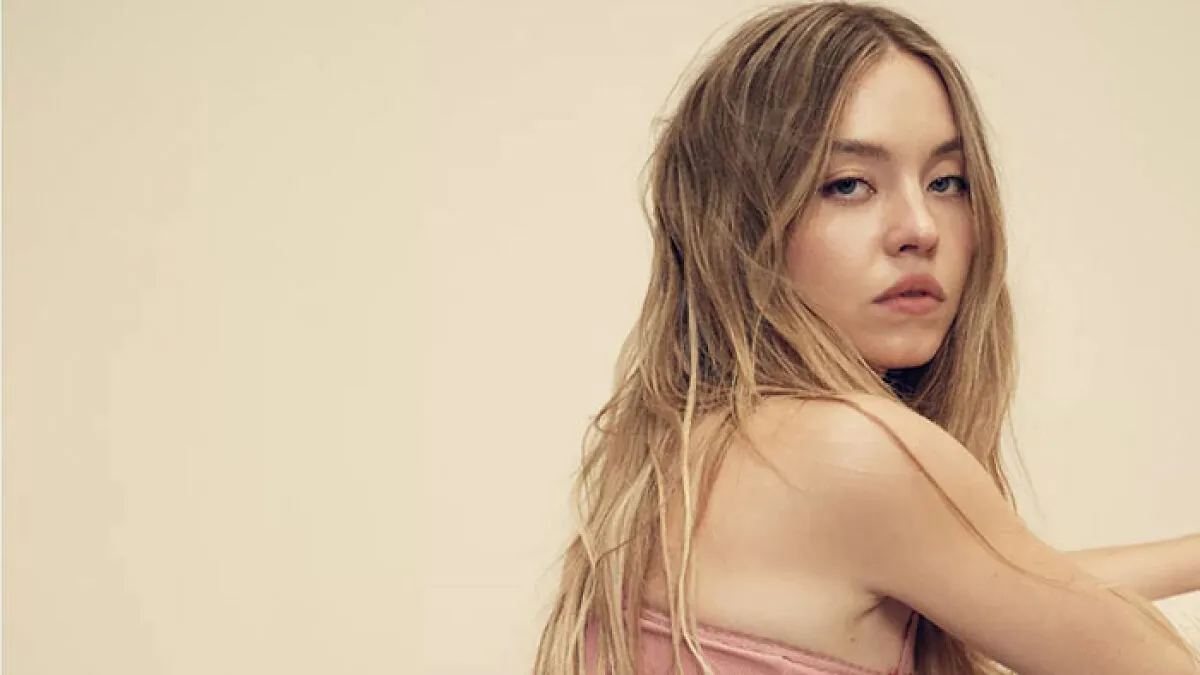 People Call Out American Eagle Outfitters For Appealing To "Ethnic Cleansing" In New Ad