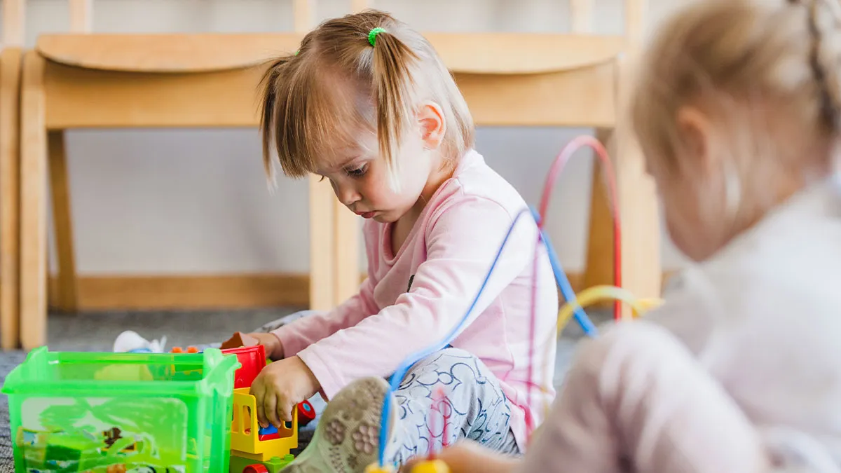 Guy Wants Equal Custody But Can’t Pick Up Toddler From Daycare On Time, Mom Just Lets It Play Out