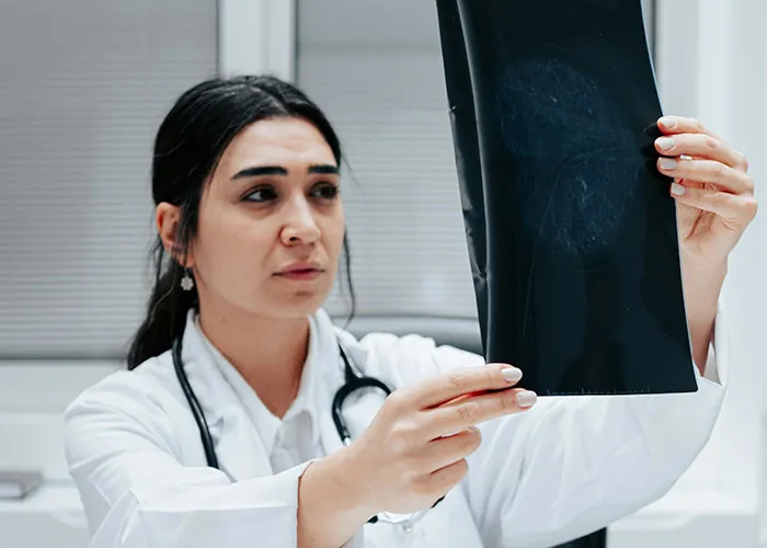“The Nastiest Thing I’ve Witnessed”: 45 Doctors Share Their Most Horrifying Delayed Cases