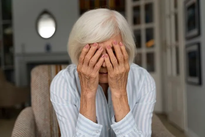 20 Personas revelan las cosas más desquiciadas, deprimentes y horribles que saben sobre sus familias