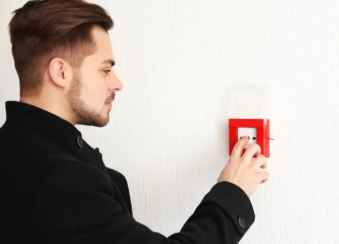 41 Hilarious, Stupid And Just ‘What The Heck’ Moments Escape Room Staff Have Witnessed People Do