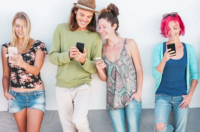Gen Z Gives Compliments Like No Other, And Here Are 36 Of The Most Iconic Ones
