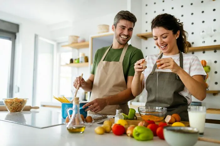 35 Basic Life Skills That Weirdly Many Adults Still Can’t Do