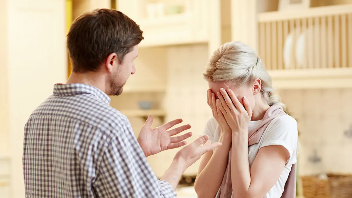 Woman Bothered By Husband’s Jokes Gets Concerned And Leaves Him After Internet’s Encouragement