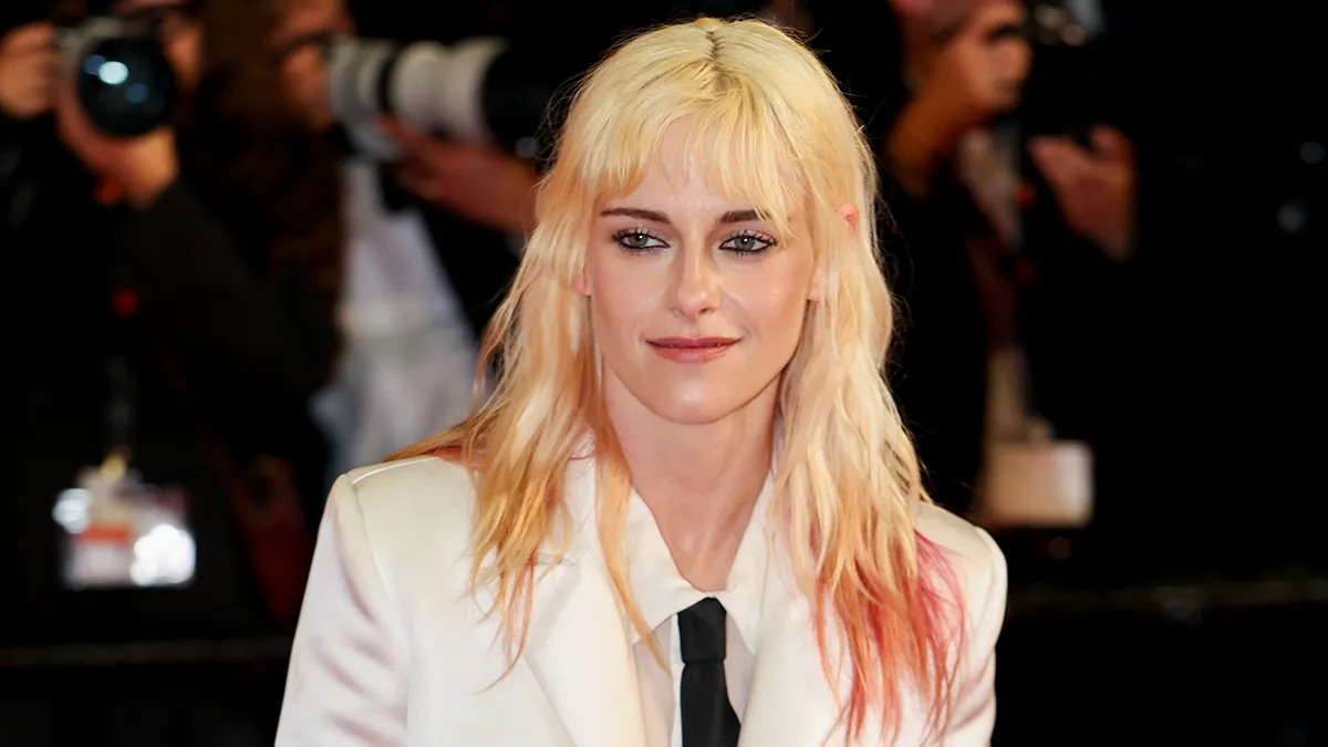 Kristen Stewart Stuns Fans With Dramatic Transformation While Out Walking The Dog With New Wife