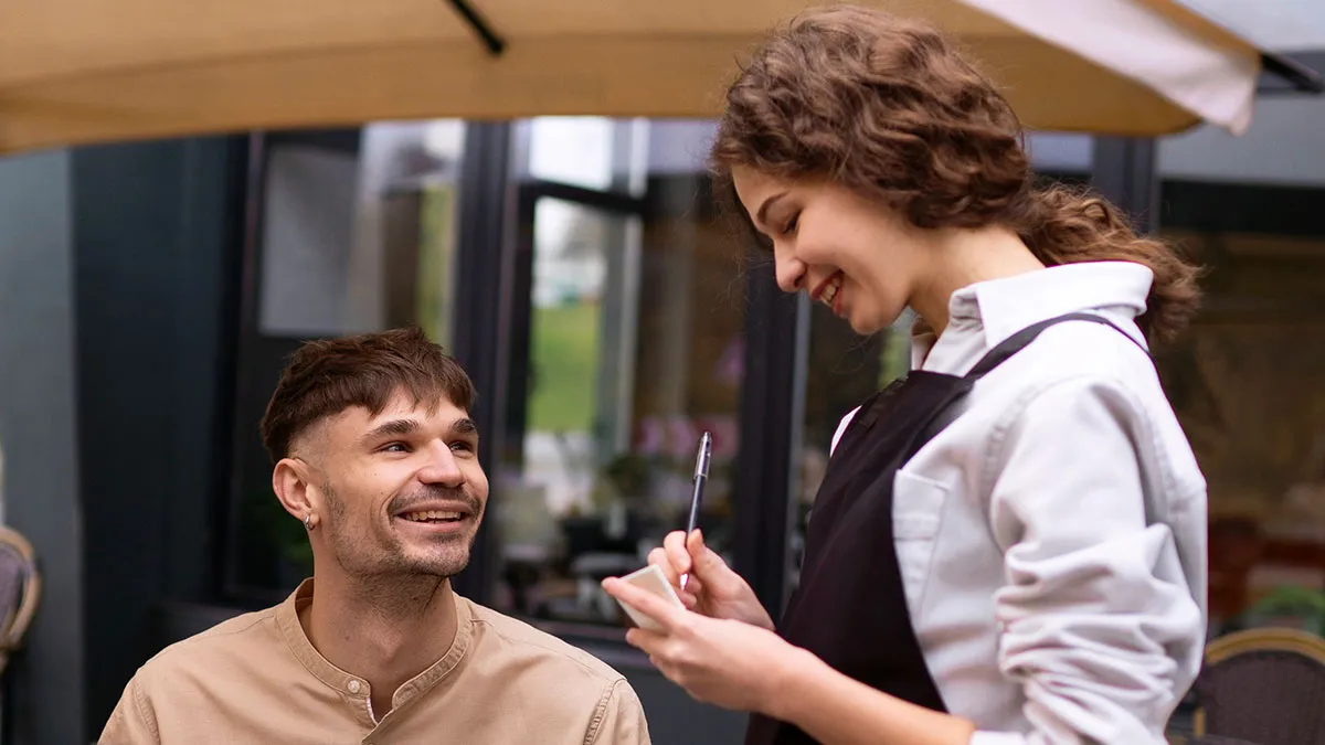 Woman’s Boyfriend Keeps Pretending They’re Not Dating, She Finally Walks Out