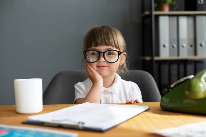People Online Recall Debunked Advice And “Facts” From Parents During Their Childhood (32 Stories)