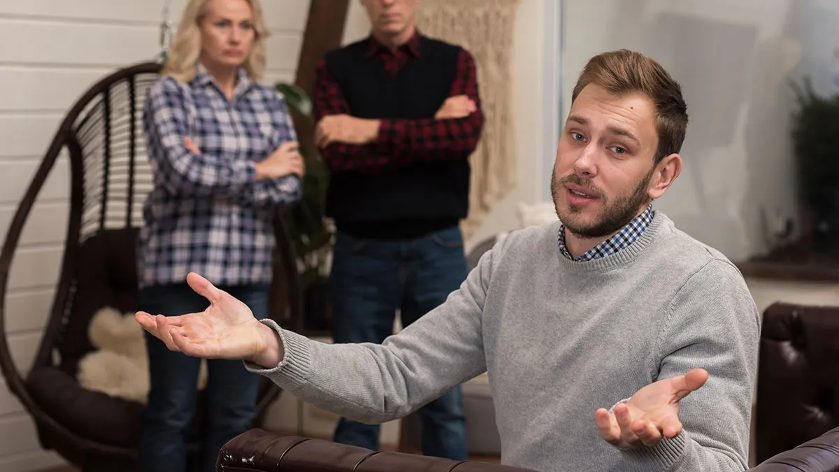 Man Grew Up Moving Around For Stepsister, Won’t Adjust Wedding For Her, Family Explodes
