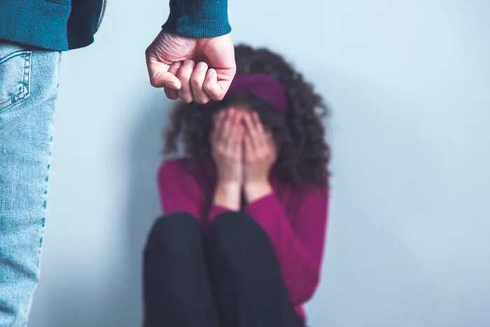 37 Reasons Why These Decade-Long Marriages Came To An End—And Some Might Break Your Heart