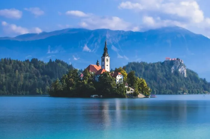 Slovenia - 98.6 IQ