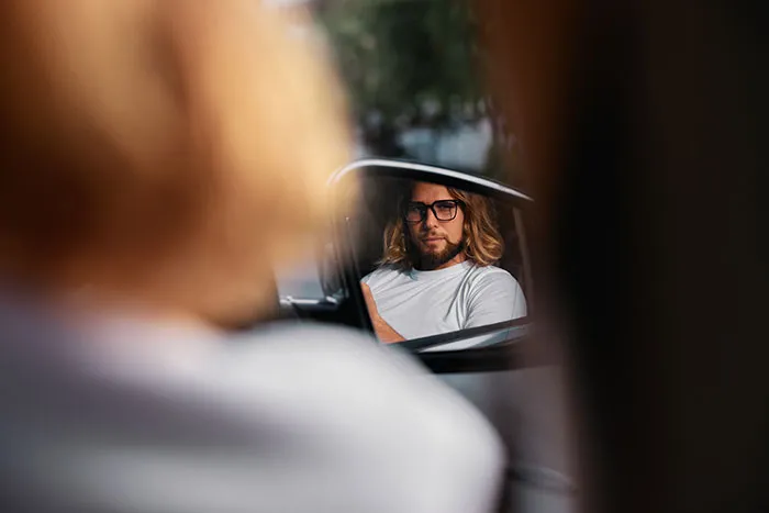 42 Single Male Behaviors That Destroy Any Hope For Romance, According To These Women