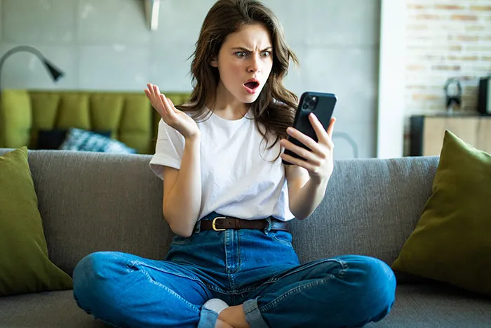 “I Saw The Separate Group Chat”: 50 Horrible Realizations That Ended Friendships