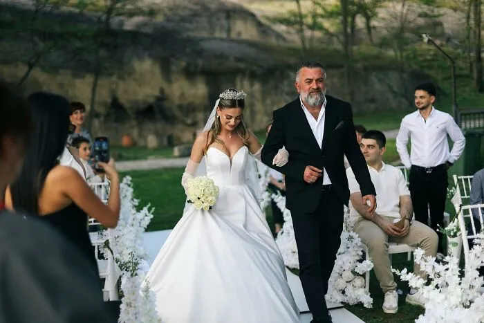 32 Main Differences That Guests Noticed After Attending Multiple Weddings For The Same Person