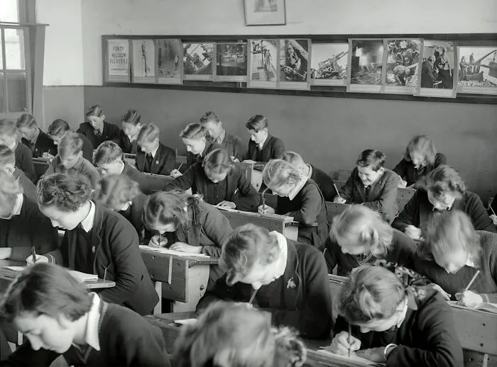 50 People Look Back On The Biggest Scandals That Rocked Their High School Years