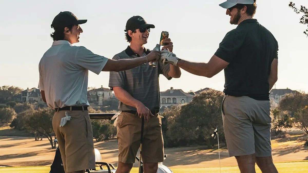 30 Things That Are Normal For Men, But Women Don’t Do