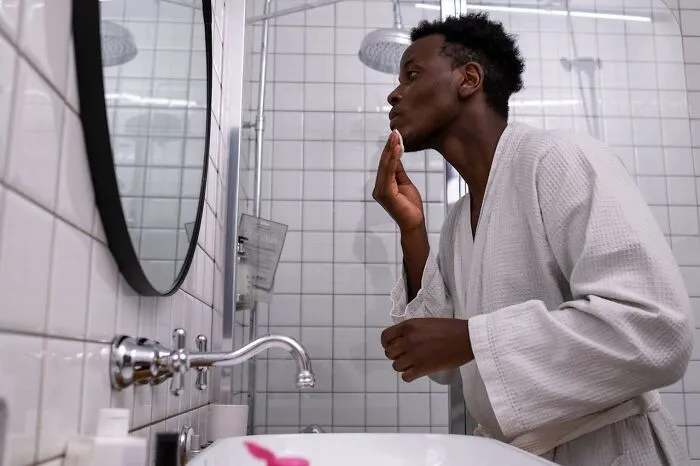 “If It Feels All Wrong, It Probably Is”: 50 People Share The Cheating Red Flags They’ll Never Forget