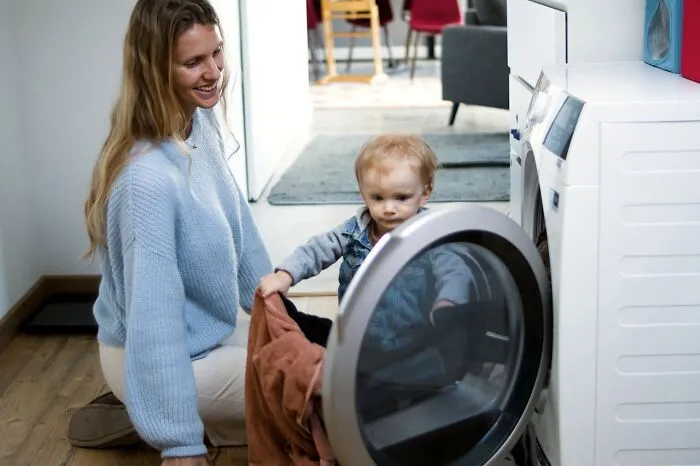 “I Want Dad To Feel A Tiny Bit Of Shame”: Women Share 50 Clever Micro Acts That Challenge Sexism