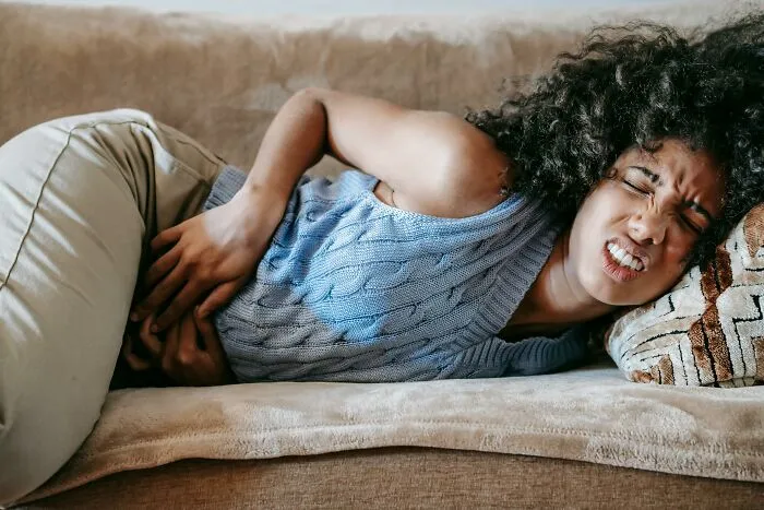 Netizen Asks: “Doctors, What Are The Dead Giveaway Signs That Someone Is Faking?” – Gets 30 Tales