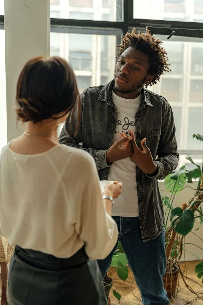 “If It Feels All Wrong, It Probably Is”: 50 People Share The Cheating Red Flags They’ll Never Forget