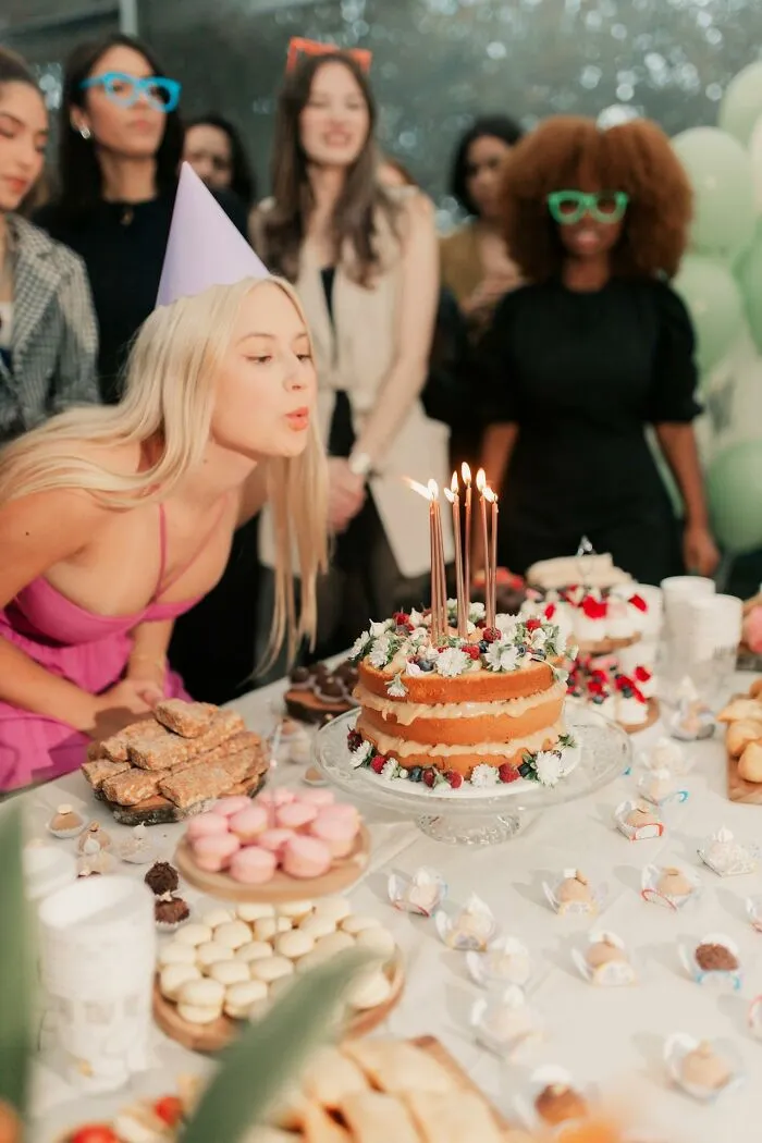 50 People Recall The Moments When They Realized Their Friends Were Actually Huge Jerks