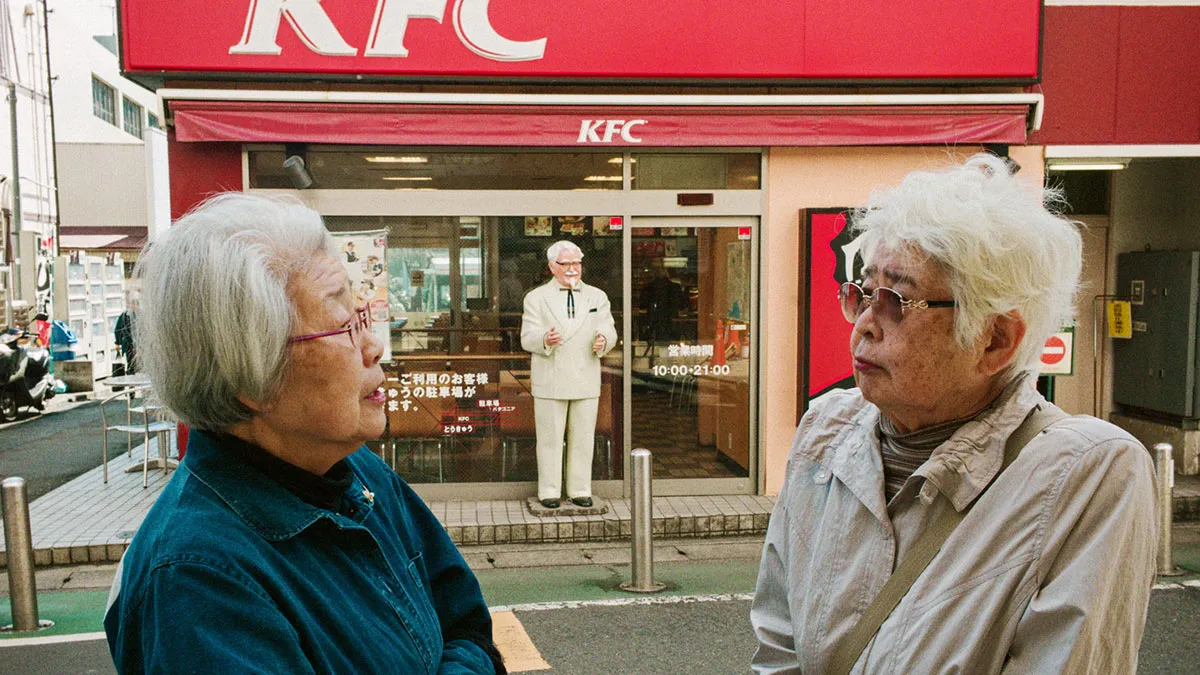 40 New Photos That Show What Daily Life In Japan Looks Like By Photographer Shin Noguchi