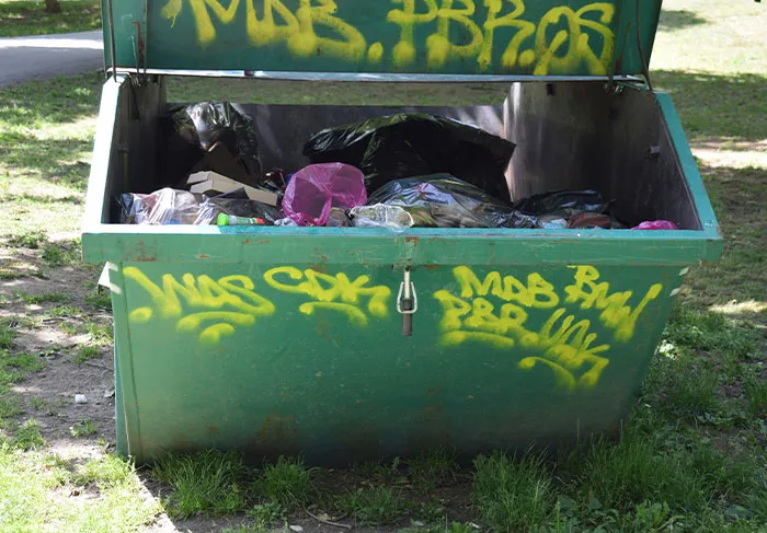 If You See These 50 Things In A Neighborhood, Folks Online Suggest You Run Immediately