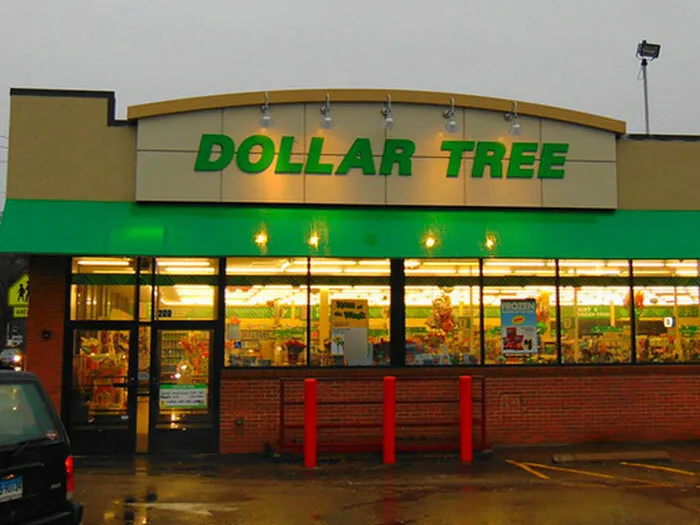 If You See These 50 Things In A Neighborhood, Folks Online Suggest You Run Immediately